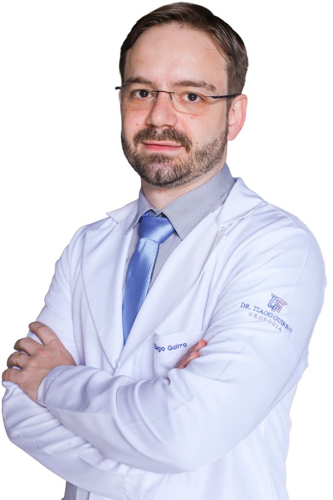 Dr. Tiago Guirro de jaleco